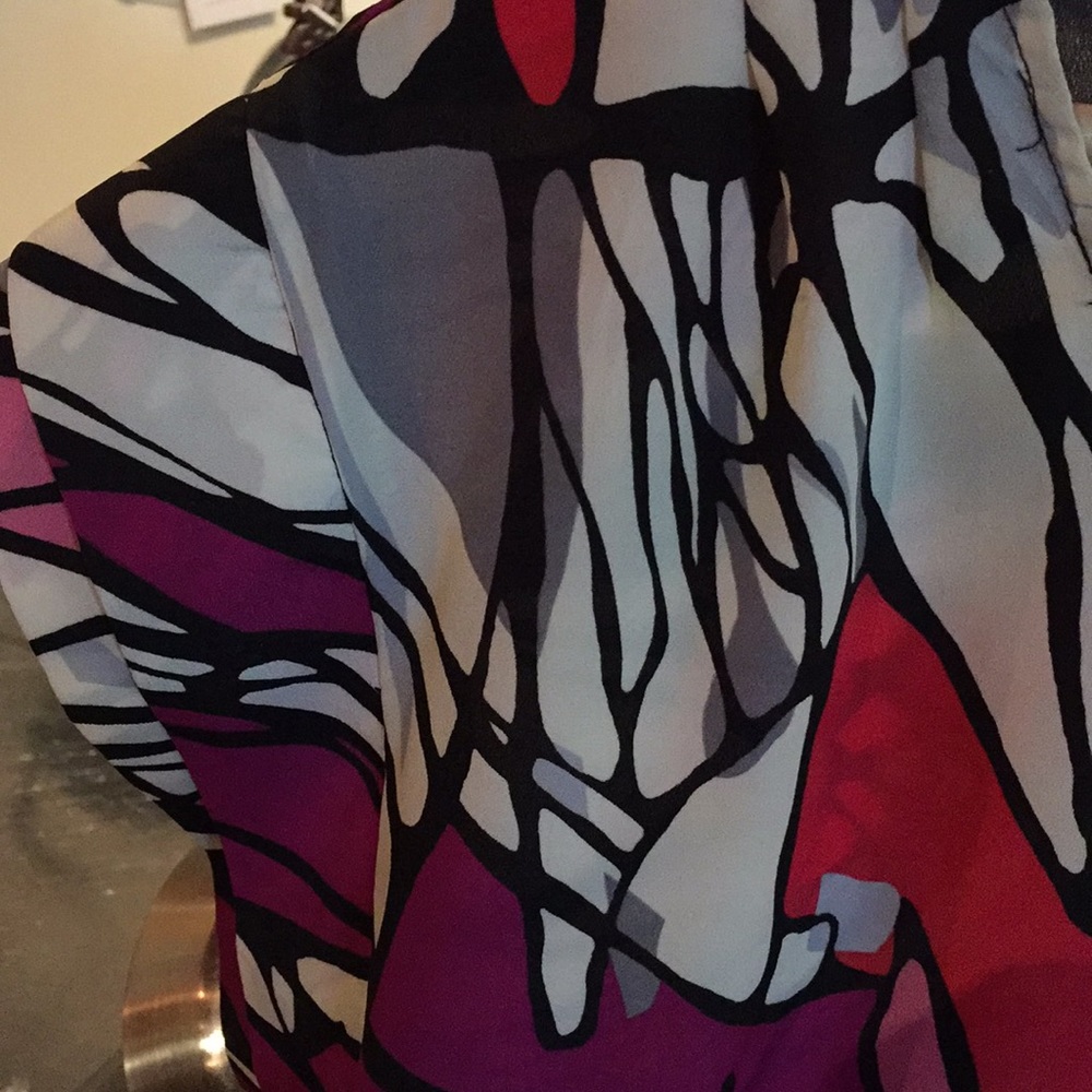 Geometric Pattern Blouse - Picture 3 of 5